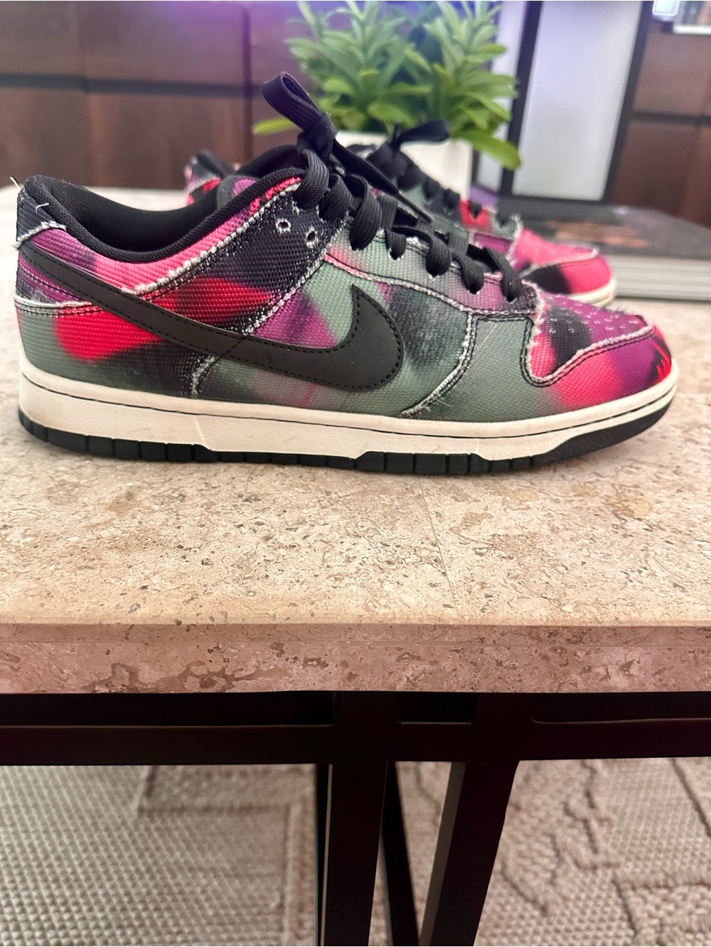 Nike Dunk Low Retro Premium Graffiti DM0108-002 Men’s Size 8.5 LIKE NEW